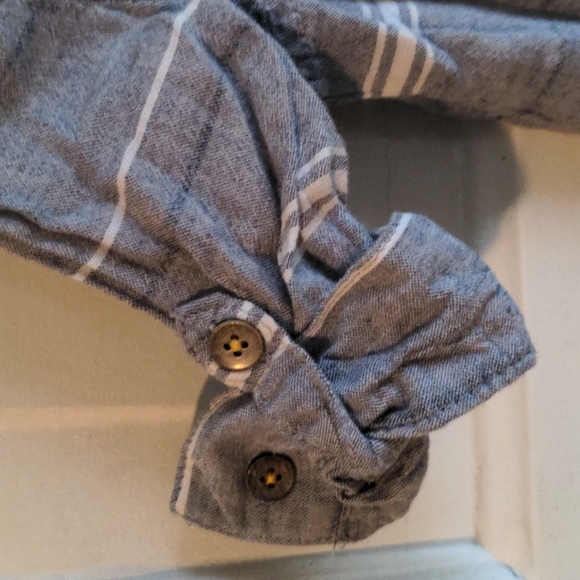 Baby's 1/4 Button Up - Picture 4 of 5